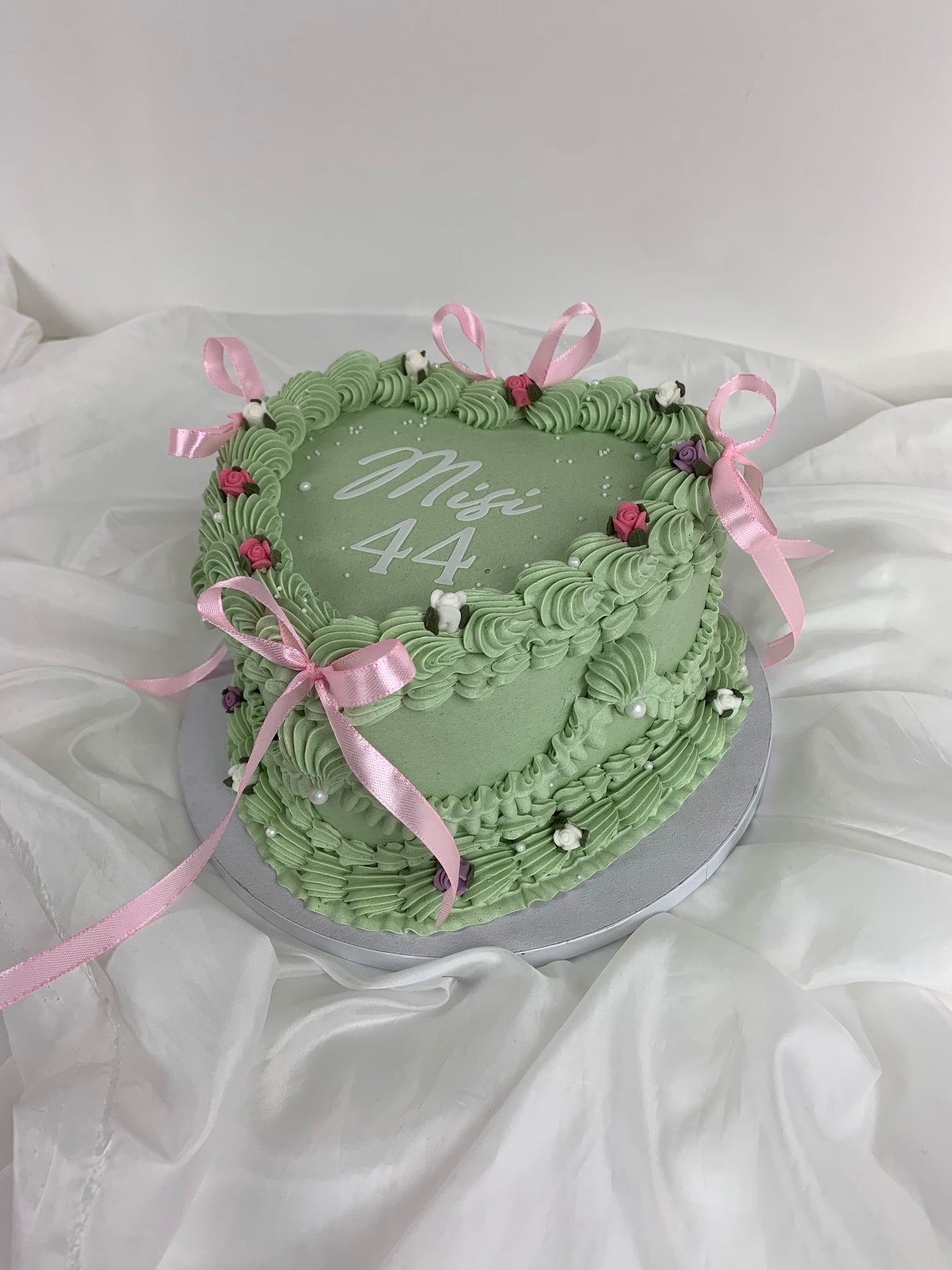 Design your own heart cake