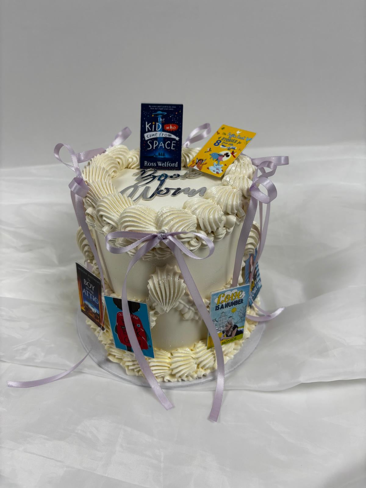 Book worm cake